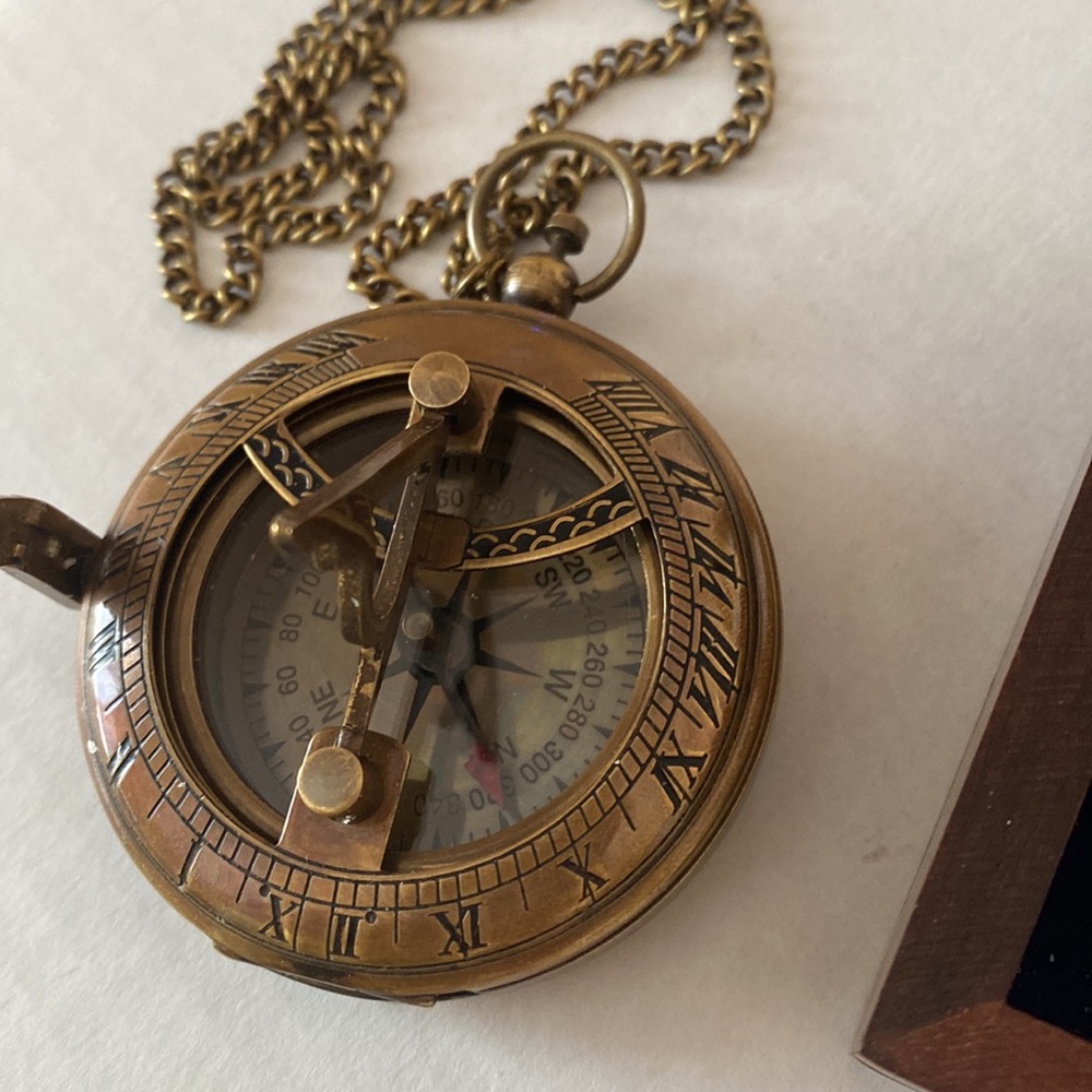 11:04 -  Rustic Brass Compass - Picture 4 of 13
